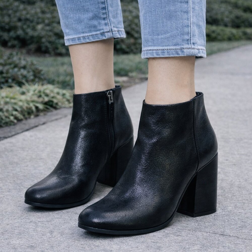 Altar’d State Black Ankle Boots Size 8‎ Chunky Block Heel Side Zip Worn Once